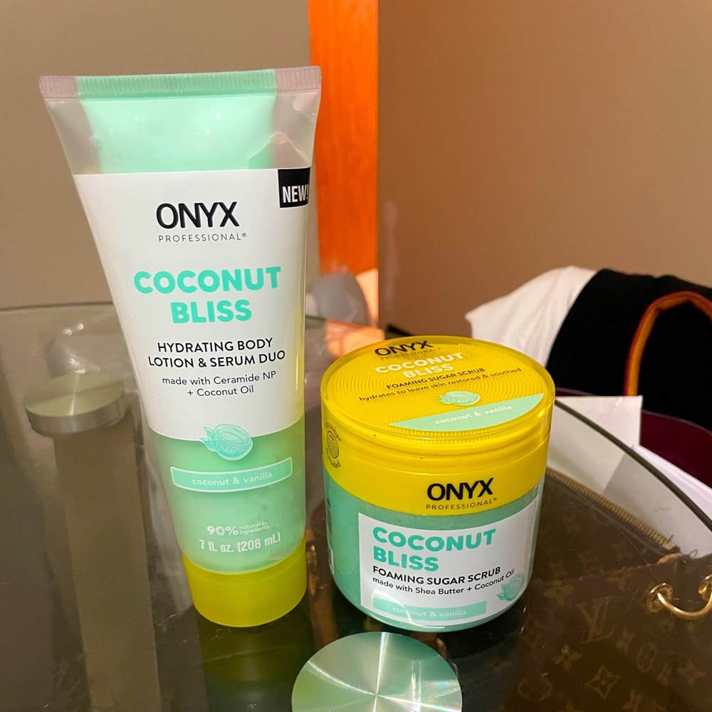 Onyx Coconut Bliss Foaming Sugar Scrub